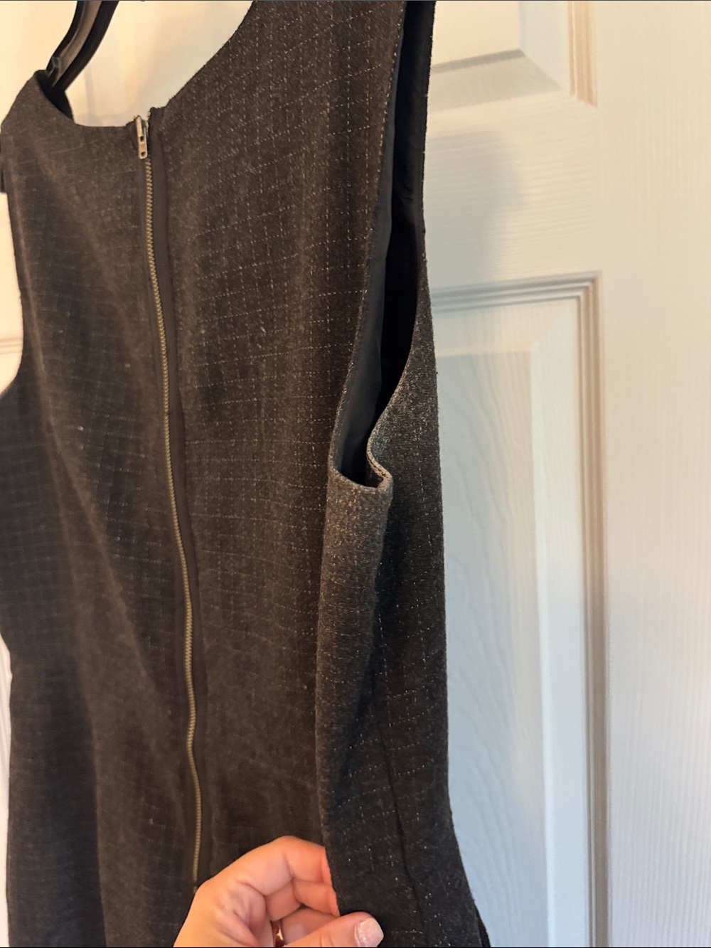 GAP Black Textured Woolblend Sleeveless Midi Sheath Dress with Pockets - Picture 7 of 8
